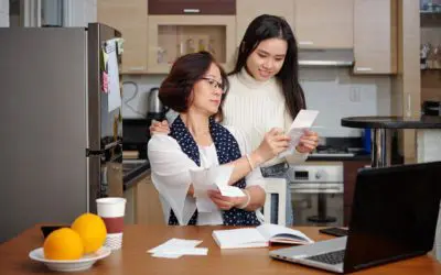 How To Help a Senior Manage Their Money